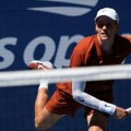 Janik Siner nastavlja da melje na US Openu: Italijan strepeo, pa pregazio Šapovalova za osminu finala!