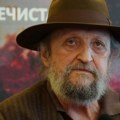Napio se, pa zaspao na klupi: Petar Božović se preparirao od alkohola, pa zanoćio u parku
