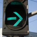 Prolaz na uslovno zeleno je dozvoljen samo u ovim slučajevima: Zbog jednog prekršaja možete otići u zatvor