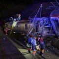 Sedmoro mrtvih! Stravična nesreća u Španiji, dva voza iskočila iz šina (foto/video)
