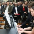 Svirali na klaviru Mihaila Vukdragovića: Koncert talentovanih učenika muzičke škole u Gradskoj kući u Šapcu (foto)