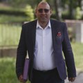 Nekoliko incidenata ispred „Ćacilenda“, a poruka naprednjaka Đukanovića glasi: „Cirkus je došao u naš grad, klovnovi će se…