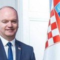 Država daje 15.000 evra za auto: Ministar Šipić objasnio ko će moći da koristi novu meru Vlade