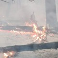 Vatra stigla do naselja Čardak u Deliblatskoj peščari, zahvaćene kuće