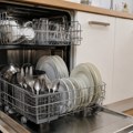 Da li je neophodno koristiti so i sredstvo za ispiranje u mašini za sudove? Stručnjaci konačno složni oko odgovora