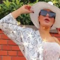 Ana Nikolić ponovo šokirala izdanjem: Izašla na ulicu u skroz providnoj haljini, slikala se i svi su se okretali za njom…