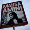 Iranske novinarke osuđene na duge zatvorske kazne zbog izveštavanja o smrti Mahse Amini i “saradnje sa SAD”