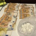 Uhapšen diler u Novom Sadu u stanu mu našli dva pištolja i kokain