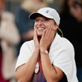 Švjontek ponovo gazi: Najbolja teniserka sveta je moguća prepreka Olgi Danilović