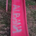 Provokacija: Na Domu kulture i dečijem parku u Sušici kod Gračanice grafiti "Albanija"