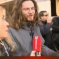 Organizuje PROTESTE i BLOKADE fakulteta, ali... Ne zna niti jedno ime žrtve tragedije u Novom Sadu! (video)