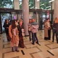(Video) Majka naše glumice je ova poznata umetnica: Igrala je i u invalidskim kolicima, a zbog posla nije ostala sa mužem u…