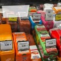 Insajderovo poređenje cena u tri države: Jedite i sipajte gorivo u Severnoj Makedoniji, pa nastavite da jedete i kupajte se u…