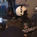 U Novom Sadu sukop građana i policije: Odvoze autobus Jaćimovića