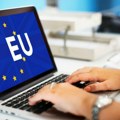 Из Брисела се огласили са новим саветом! Европљанима се препоручује рад од куће и мање вожње, а иза свега стоји озбиљна…