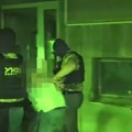 (Video) Opkolili ga dok je sedeo na ulici! Ovako je uhapšen manijak sa Banovog brda, oglasio se MUP: Državljanin BiH (50)…