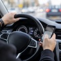 Više od 3.000 vozača kažnjeno zbog korišćenja telefona: policija najavljuje nove kontrole