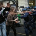 Deca "osakaćena" eksplozivnim sredstvima: Povrede tinejdžera na protestima u Francuskoj liče na ratne, optužena policija