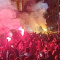 (Foto/video) Euforija na ulicama Beograda, građani proslavljaju pobedu Studentske liste