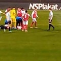 Drama u Humskoj: Fudbaler Brage posle nokauta pao na zemlju, lekari odmah utrčali na teren (video)