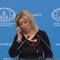 „Mašo, nemoj ništa da komentarišeš“: Marija Zaharova se javila na telefon usred brifinga, naređenje iz Kremlja svi…