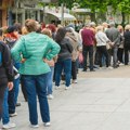 Kako je čekanje u redovima postalo ozbiljan posao: Bogati novcem, siromašni vremenom dobro plaćanju za željene karte! Ovo…