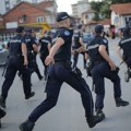 Policija u Novom Pazaru privela Saladina na protestu, a onda ga zaboravili u marici VIDEO