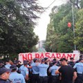 Sukob policije i građana ispred podgoričke vile „Gorica“: Protest zbog dodele Trinaestojulske nagrade