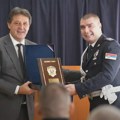 Ko je čovek koji studentkinji preti silovanjem: Od prodavaca luksuznih automobila do potpukovnika policije