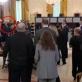 Nisu znali da se sve čuje: Tajni razgovor Trampa i Makrona snimljen mikrofonom - otkriveni detalji (Video)