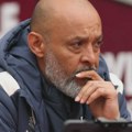 Fudbalski klub Vest Hem se ne odriče trenera uprkos ispadanju. Nuno Espirito Santo ostaje na klupi.