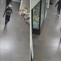 Pljačka više lokala usred noći u tržnom centru "Piramida" na Novom Beogradu: Kamere snimile maskirane mladiće (video)