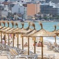 Ležaljke 70 evra, ugostitelji naplaćuju i pogled na more: Ljuti turisti pokazali račune sa popularnog letovališta - cene…