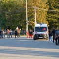 Simpatizerku SNS odvezla hitna pomoć nakon što je skoro dva sata čekala obraćanje Aleksandra Vučića