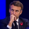 Macron razmišlja o blokadi društvenih mreža