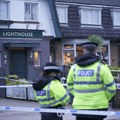 Dečak ubijen nožem ispred škole: Uhapšena dvojica tinejdžera u Engleskoj