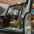 FOTO: Odvoze se automobili iz Muzeja u Beogradu zbog iseljenja, jedan je bio Titov