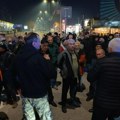 Žitelji niškog naselja Delijski Vis ponovo blokirali saobraćaj na putu Niš- Niška Banja, traže asfalt i kanalizaciju