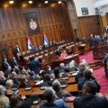 Bruka, nikad sramnije ponašanje Srpske opozicije Napustili parlament pred glasanje za predsednika Skupštine - razbežali se i…