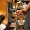 Grupna tužba protiv Starbaksa: Oštećeni tvrde da ih kompanija diskriminiše i krši zakon o invaliditetu