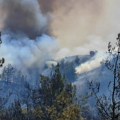 Šumski požar približio se kućama u povratničkom selu Osojane, nema vatrogasaca