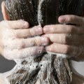 Poplava posle svakog kupanja: Uradite ovo i kada vam se više nikad neće zapušiti kad perete kosu!