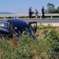 Trostruki sudar kod Bora: Automobili razlupani, jedan s puta sleteo u jarak, dvoje prebačeno u bolnicu (video)