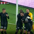 Junak meča: Neverovatna intervencija desnog beka u 90+7 (VIDEO)