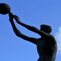 Na današnji dan: Izveden prvi striptiz, počeo napad na Sevastopolj, poginuo Dražen Petrović