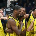 Fenerbahče u gostima pobedio Bešiktaš i došao na korak od titule