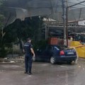 Haos na Ledinama nakon snažnog nevremena: Oluja odnela još jedan krov u Beogradu, pokidane strujne žice