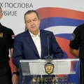 Ministar Dačić: Povređeno 27 policajaca i više od 70 građana, privedeno 47 lica tokom noći