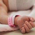 Potresno! Beba stara 20 dana živa sahranjena, hteli samo muško dete? "Video sam sićušnu ruku kako viri"