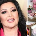 Opanci za tek rođenu unuku: Dragana Mirković pokazala sve detalje iz sobe male Ksenije u dvorcu - 15.000 evra je dala za…
